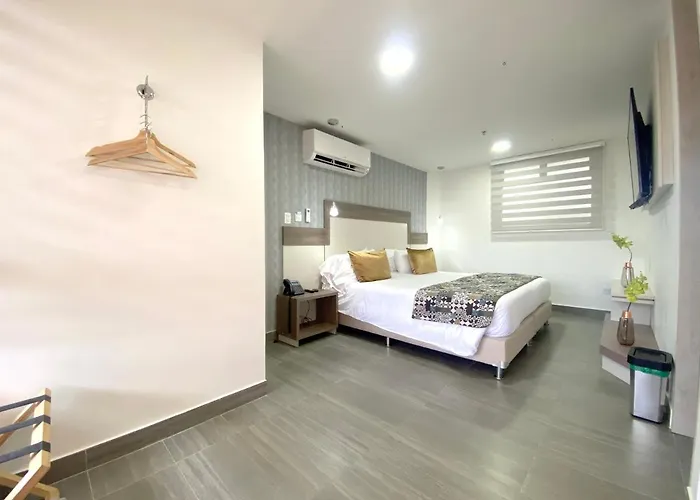 Seven Inn Hotel