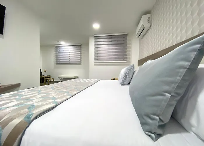 Seven Inn Hotel